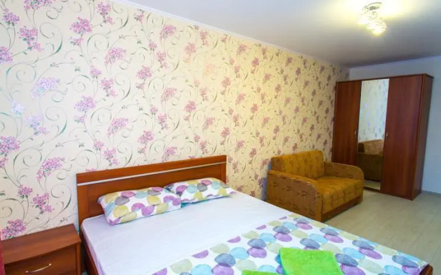 Апрель на Ямышева 53 Б