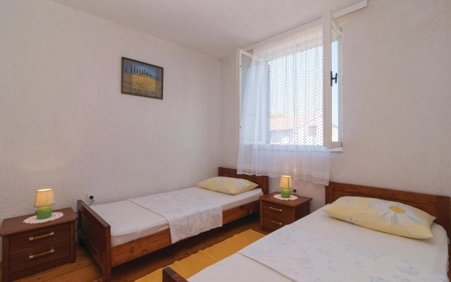 Stunning Home in Rogac With Wifi and 4 Bedrooms