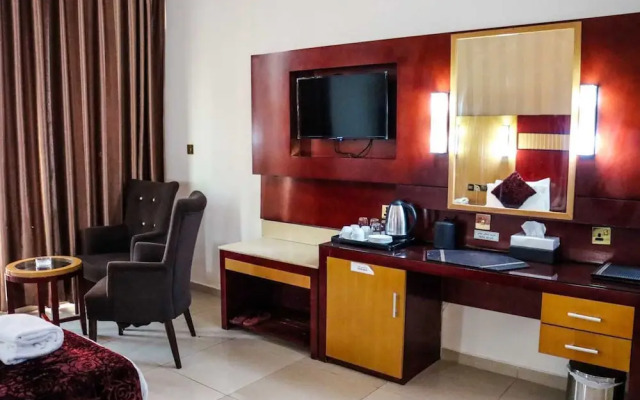 Phoenix Retreat Deira By Dancenter