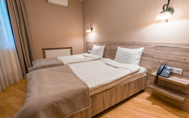 Imperial House Hotel