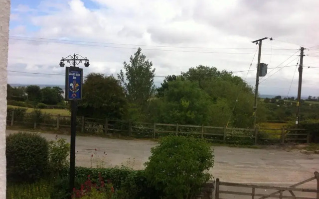 Glan Yr Afon Inn