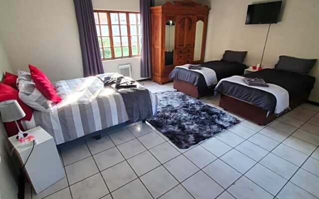 Life Tours & Accommodation