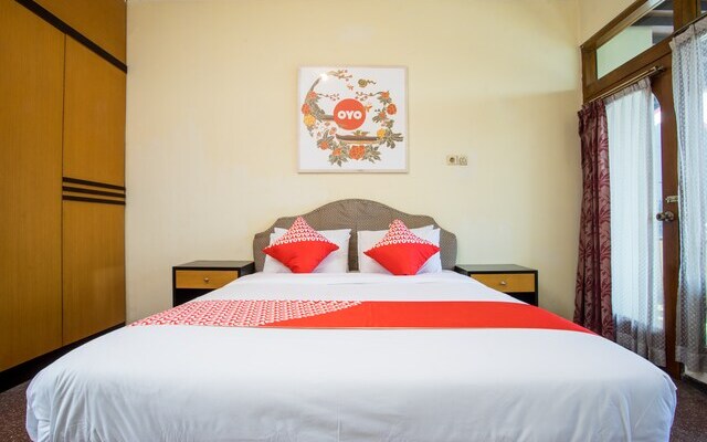 OYO 1238 Hotel Perdana Near RS Bethesda