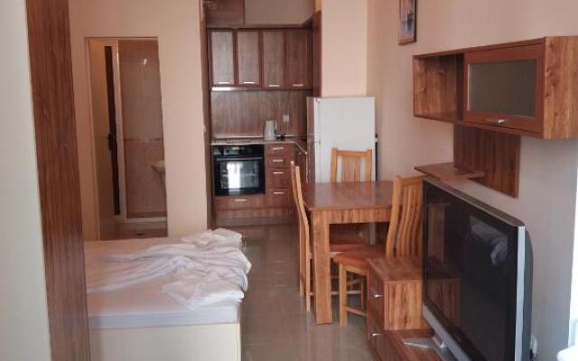 Golden Sea View Apartments