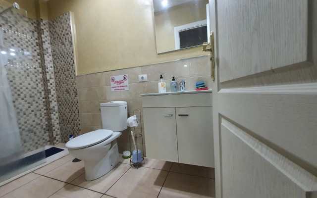 Doramas Private Rooms Shared Toilet
