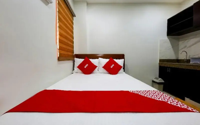 Dona Aurora Condotel by Oyo Rooms