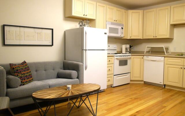 Amazing 1BR Apartment Near Mall