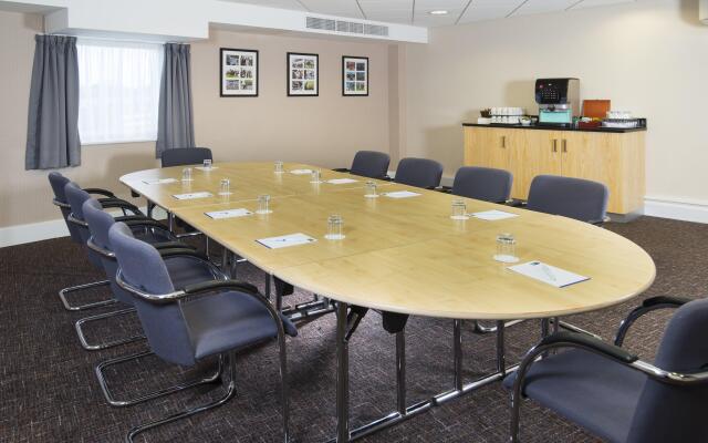 Holiday Inn Express London-Epsom Downs by IHG