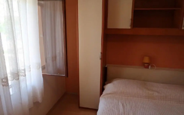 Brti - 250 m From Beach - A2 Smeđi