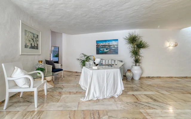 Golfinhos Magnificent Spacious 5 Bedroom Villa