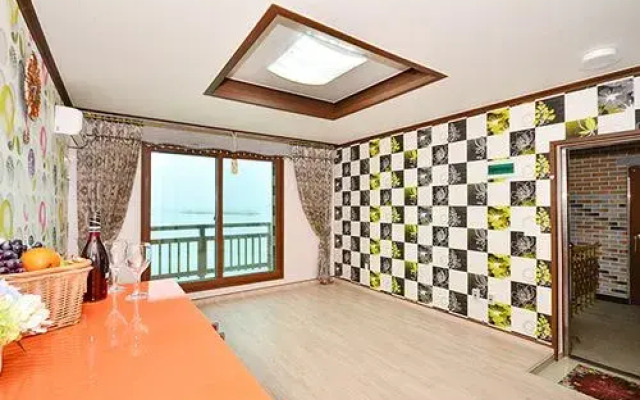 Mongsanpo Sound of Sea Wave Pension