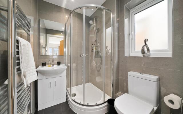 London Heathrow Living Serviced Apartments - Apt 9