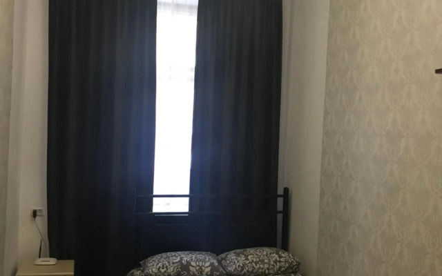 Smart econom for near Opera