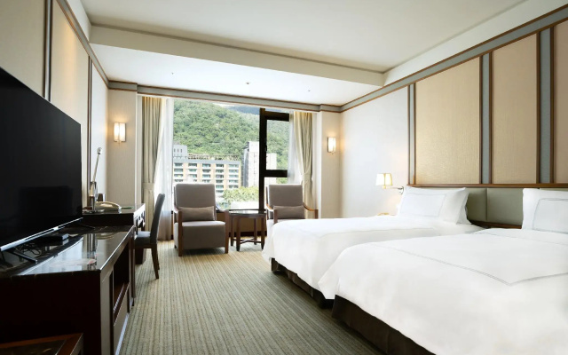 Evergreen Resort Hotel (Jiaosi)