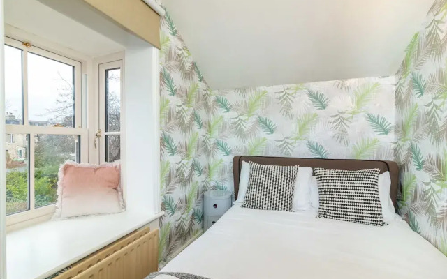 The River Cam Escape - 5BDR with Private Garden with Pond