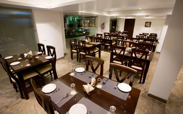 Fabhotel King S Court