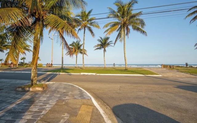 Apto pet Friendly com Garagem a 100m do mar