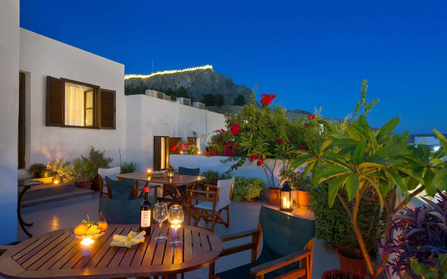 Erato Apartments