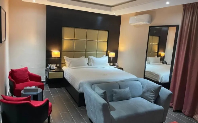 Rich Bridge Hotel