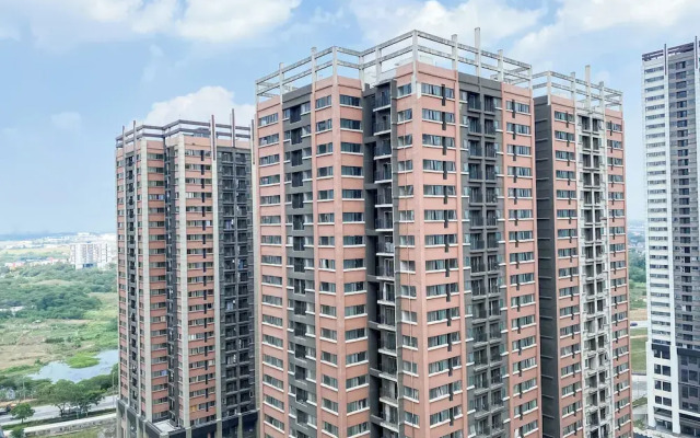 Warm And Homey 1Br At Meikarta Apartment