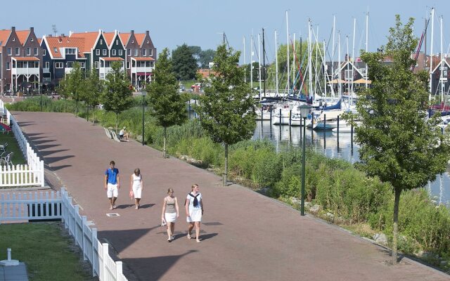 Roompot Hotel Marinapark Volendam