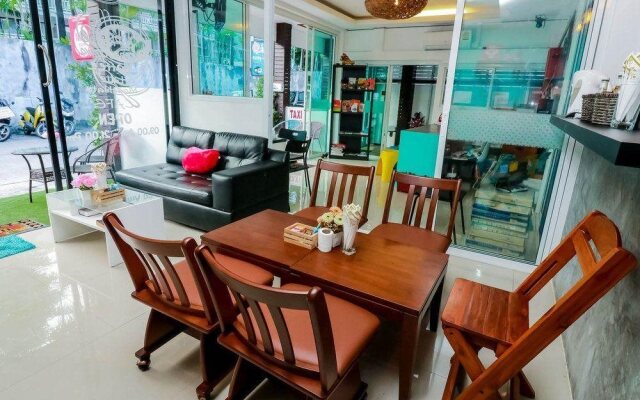 At We Patong hostel by NIDA Rooms