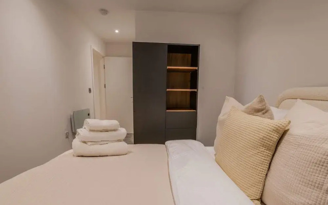 Bianco Suite 2BR With City Views