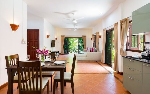 Blissful Jacuzzi Living at Villa Nikkie2