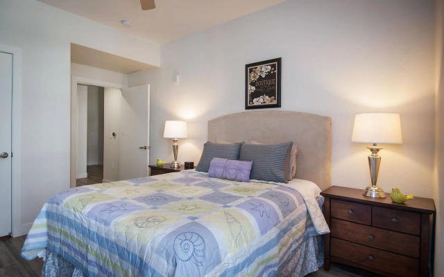 Sunshine Suites at Hillcrest
