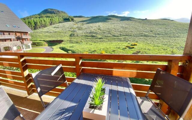 SUPER-BESSE Charmant T2 Piscine chauffée Parking couvert