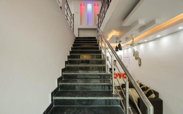 OYO 75701 Red Velvet Rooms & Banquet