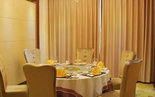 Longhu Hotel