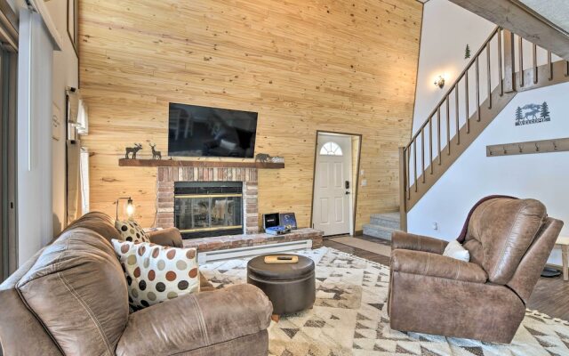 Tobyhanna Cabin w/ Deck, Community Pool & Golf!