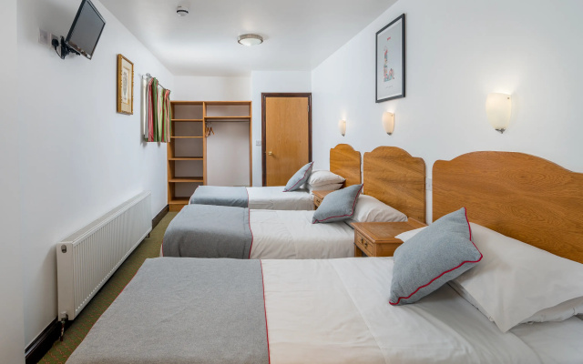 OYO Abbey Hotel, London Shepherd's Bush Market