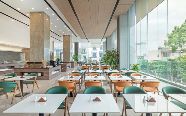 Centre Point Danang Hotel & Residence