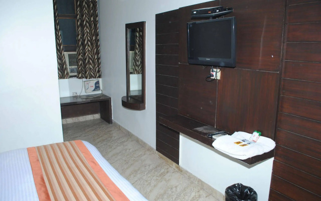 OYO 5987 Seven Seas Inn