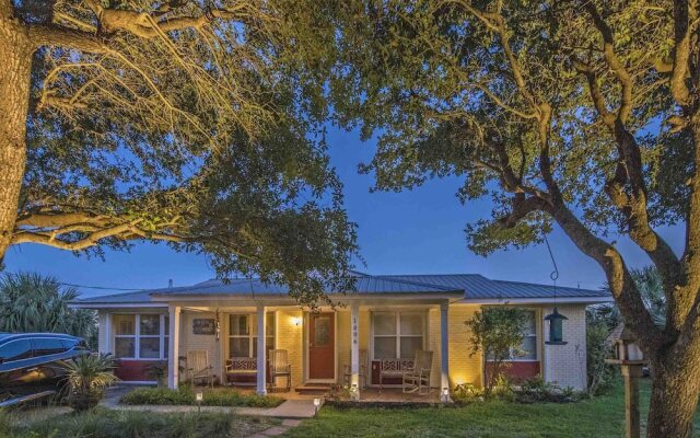 1006 PANFERIO DRIVE - Three Bedroom House