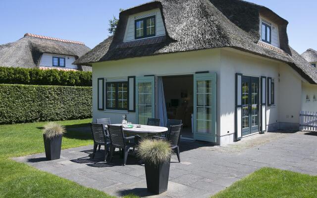 Restyled Villa With Dishwasher, Near the Beach