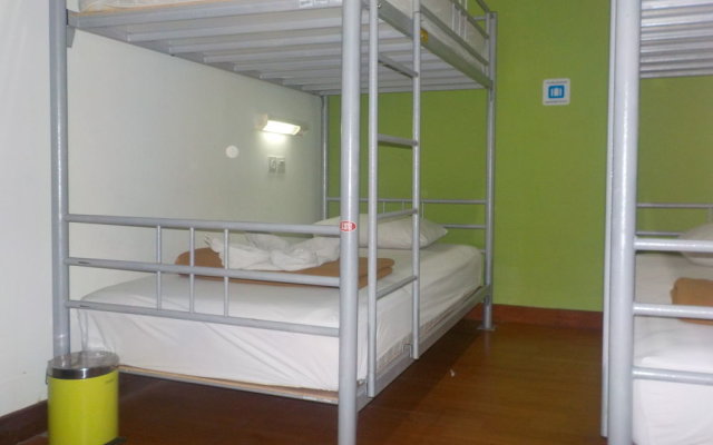 CX Hostel Legian Kelod