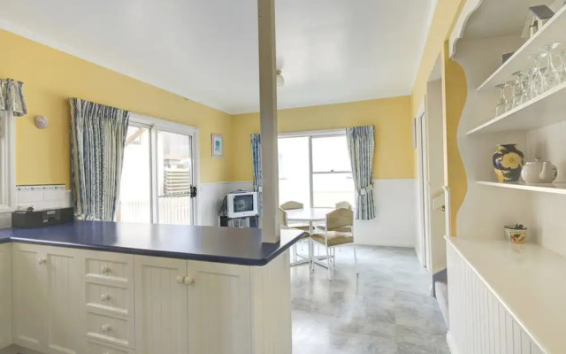 Beach Breeze Apartment