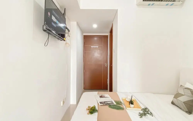 Basic Studio Apartment At Vittoria Residence