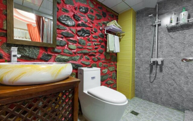 Colorful Flower Guesthouse