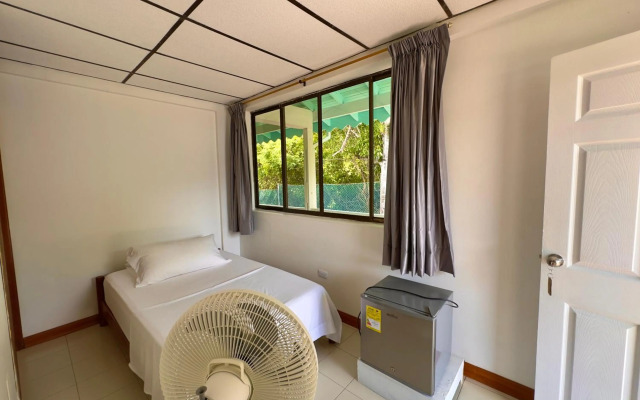 South West Bay Cabañas