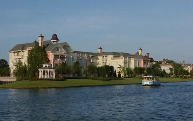 Disney's Saratoga Springs Resort & Spa