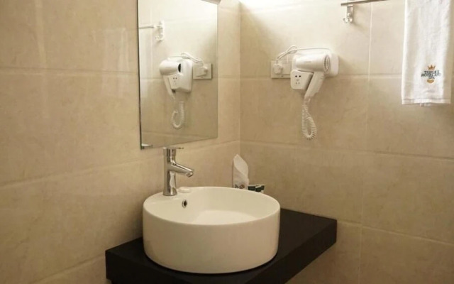 Triple-e Hotel and Spa