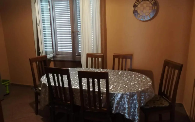 Dama Apartment