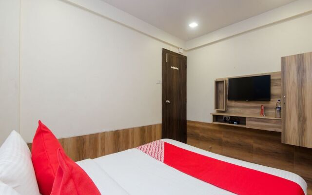 OYO 12894 Bunty Residency