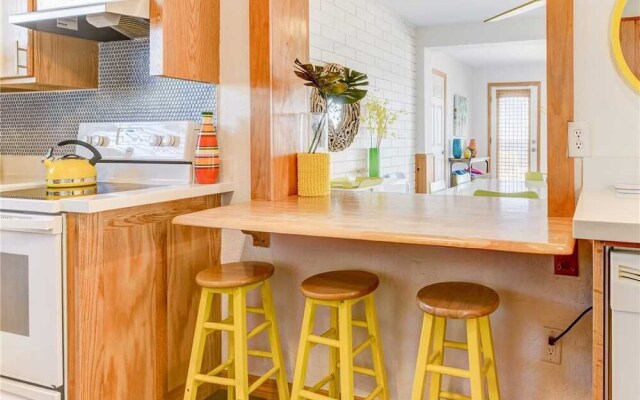 Sunshine House - Three Bedroom Home