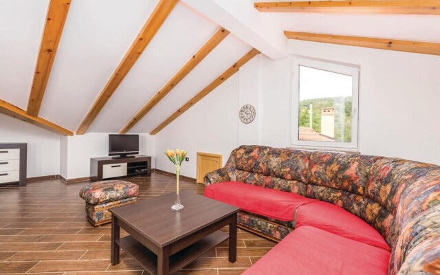 Stunning Home in Icici With Wifi and 2 Bedrooms