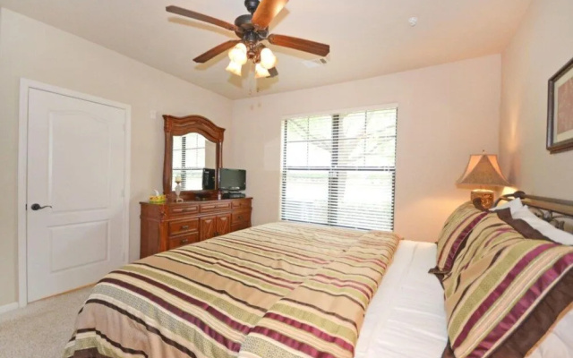 Under The Palms 3 Bedroom Condo by Redawning